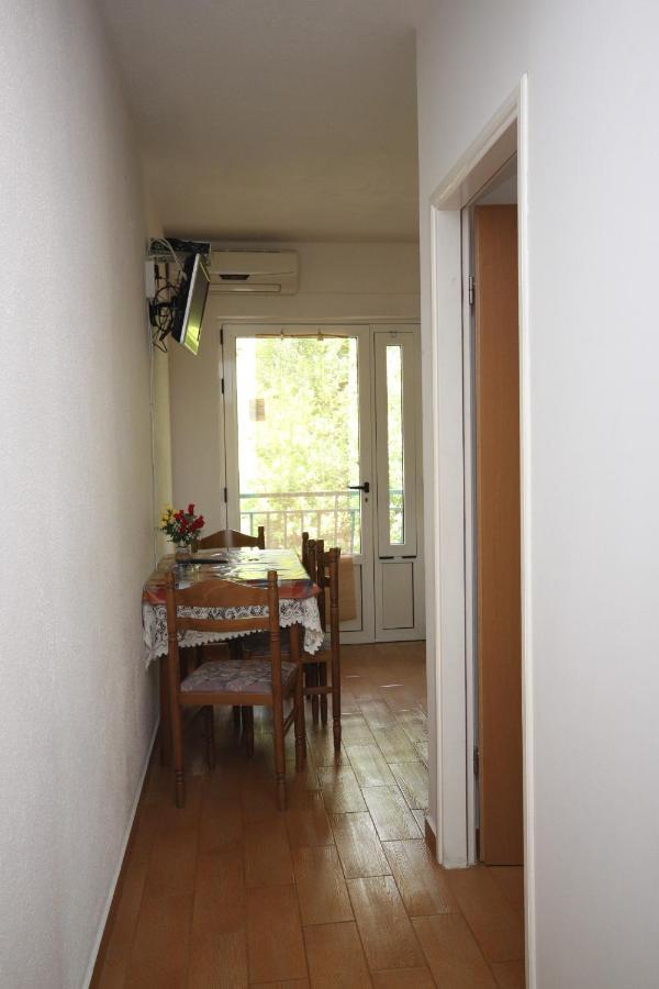 Apartments With A Parking Space Zivogosce - Porat, Makarska - 6700 Igrane Exterior foto